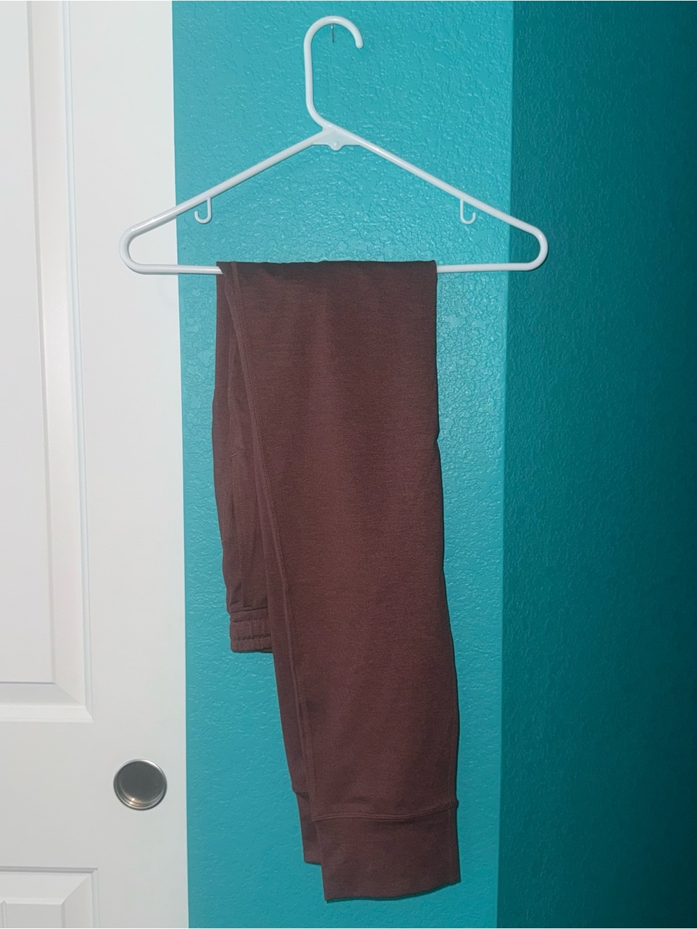 NWT Vuori Russet Heather Colored Jogger Pants